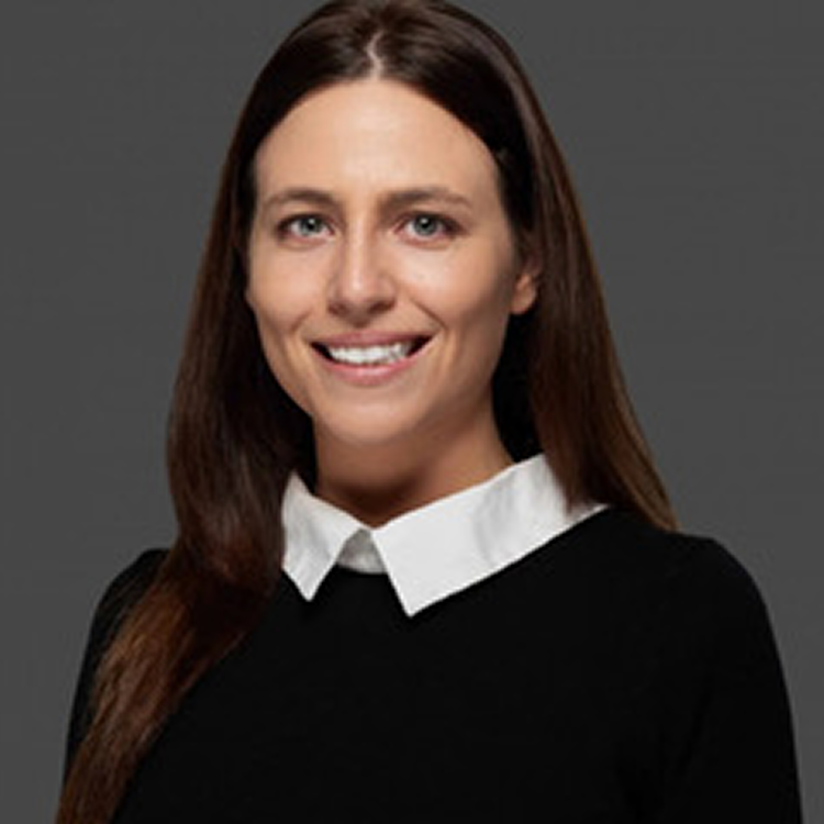 danielle headshot